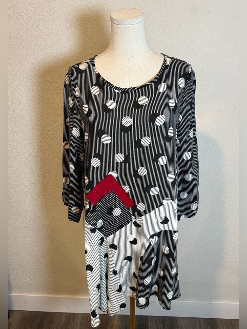 NWT Moonlight Black & White Polka Dot Tunic with Pocket Detail size Small